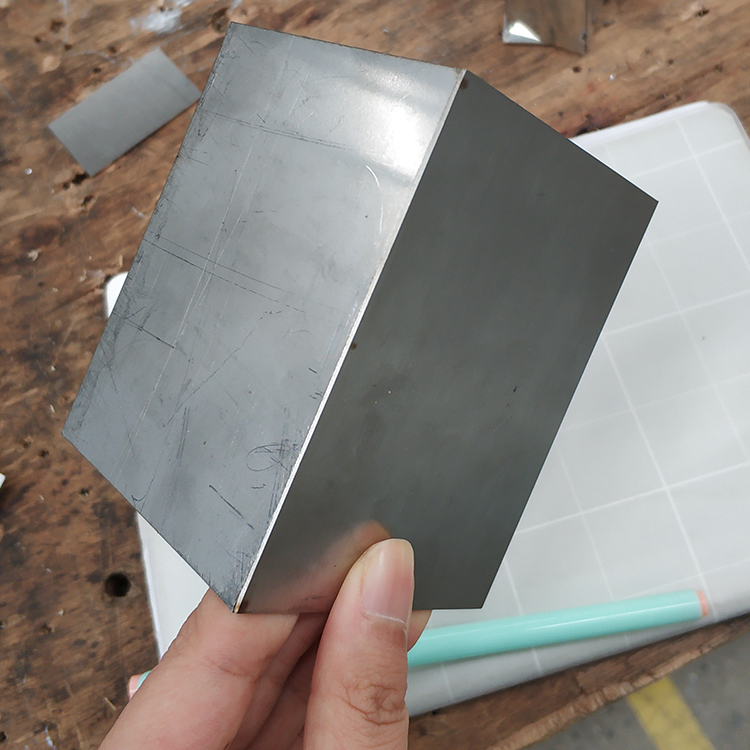 Máquina de soldadura láser de fibra de mano para acero inoxidable Hierro Aluminio Cobre Latón